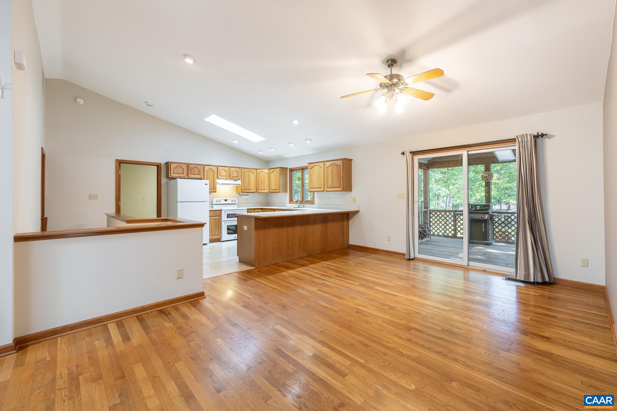 LAKE MONTICELLO - Residential