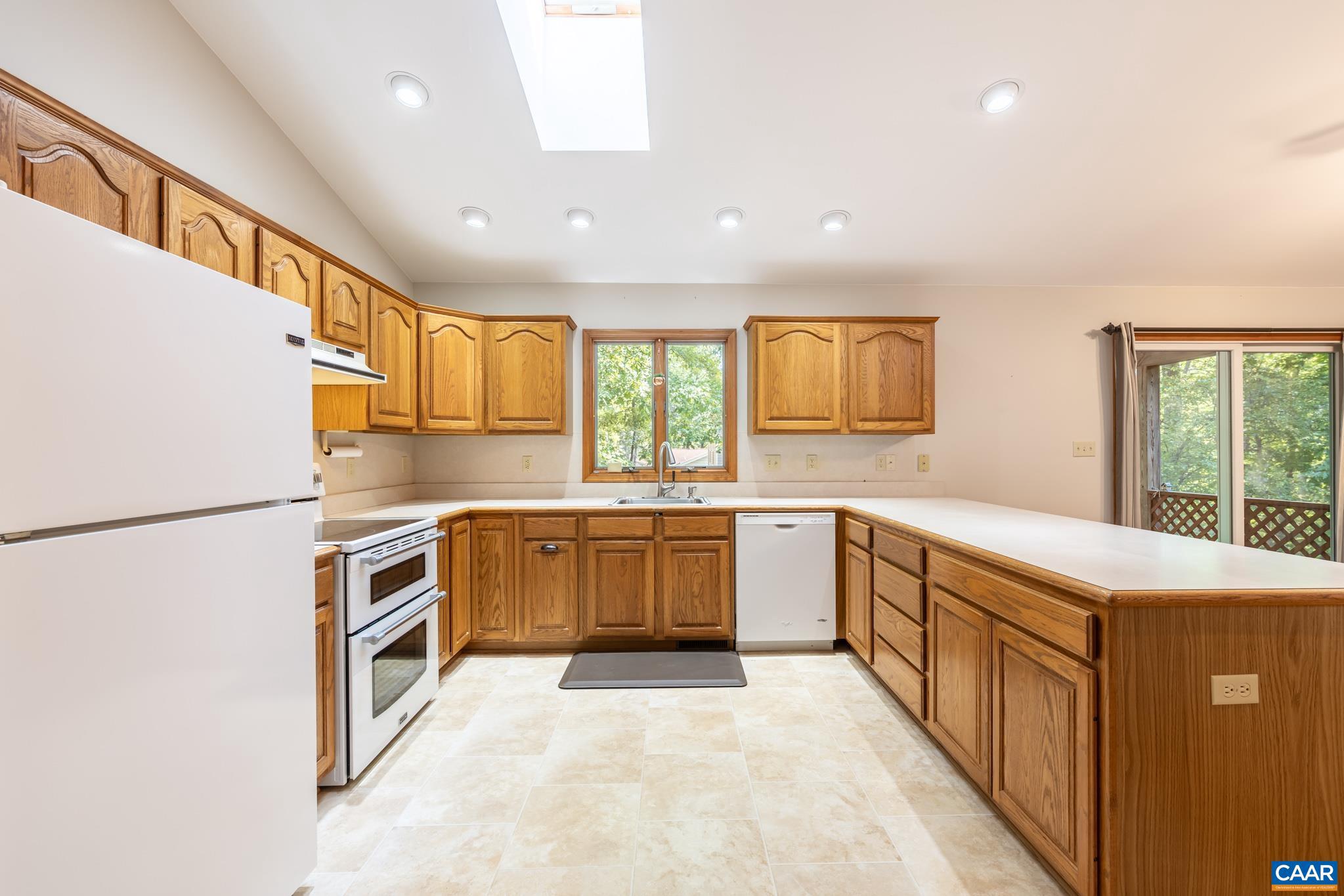 LAKE MONTICELLO - Residential