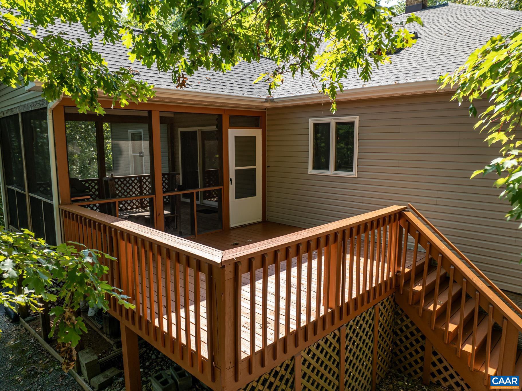 LAKE MONTICELLO - Residential