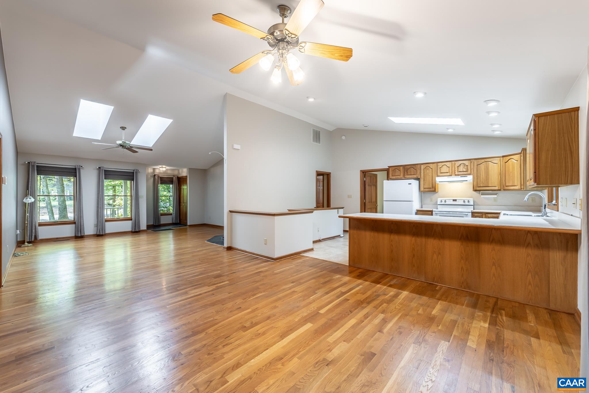 LAKE MONTICELLO - Residential