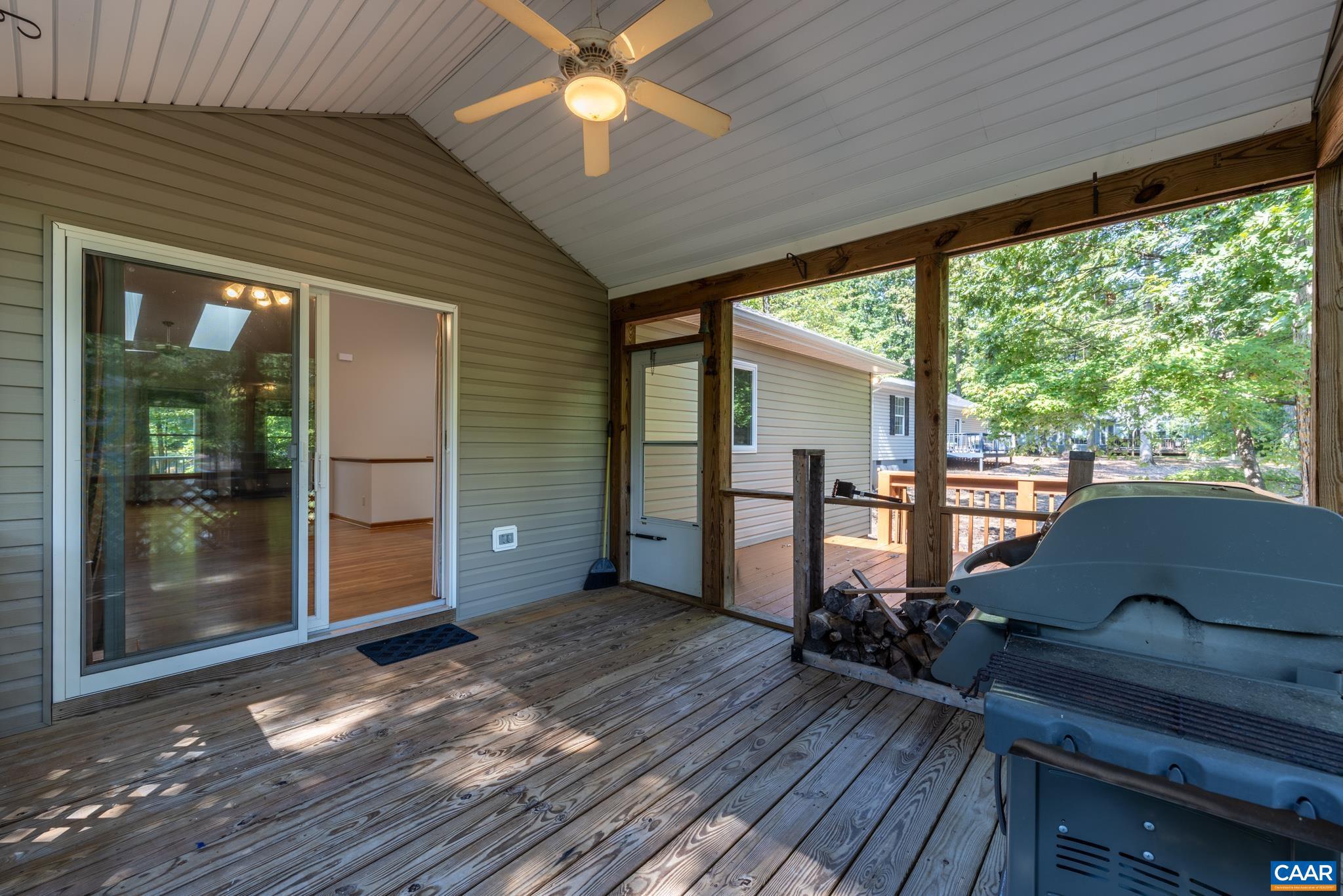 LAKE MONTICELLO - Residential