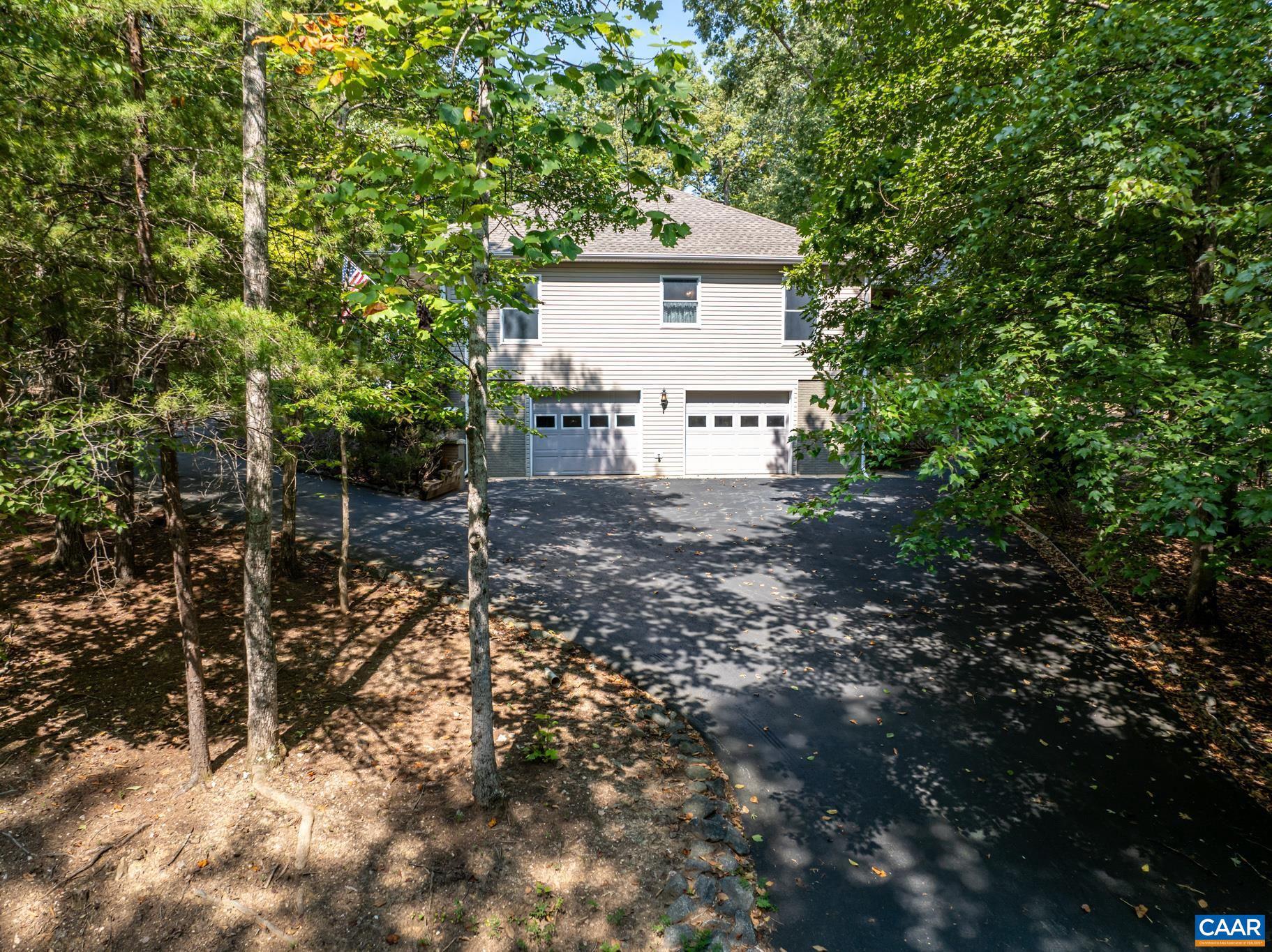 LAKE MONTICELLO - Residential