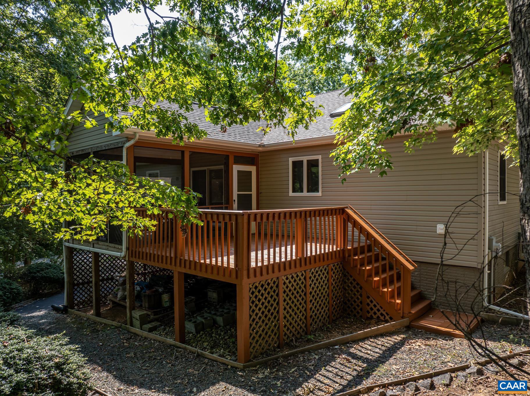 LAKE MONTICELLO - Residential