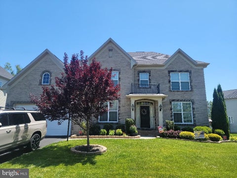 Photo of 12137 Hickory Falls Court, WOODBRIDGE, VA 22192 (MLS # VAPW2121830)