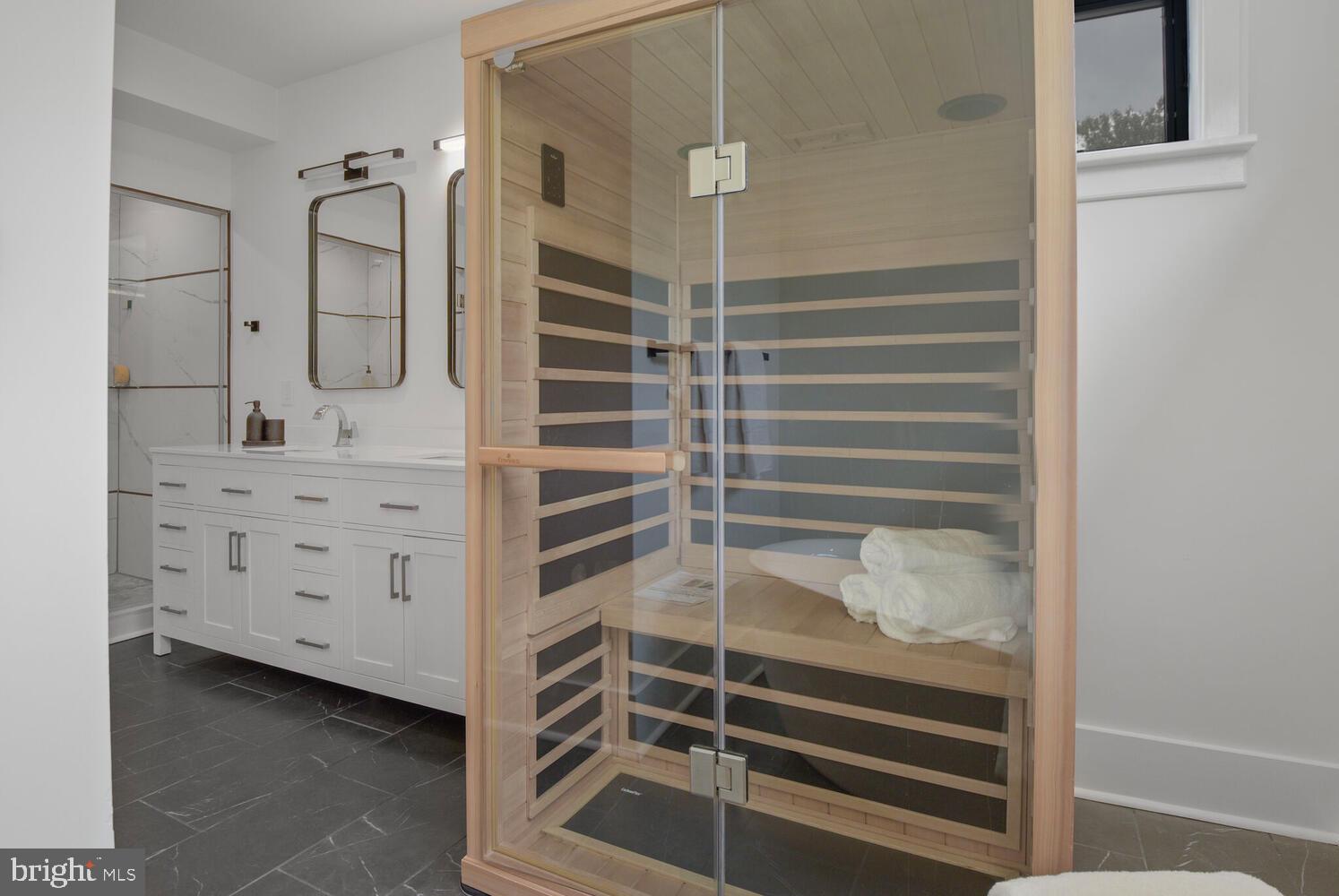 HIGH POINT - Residential