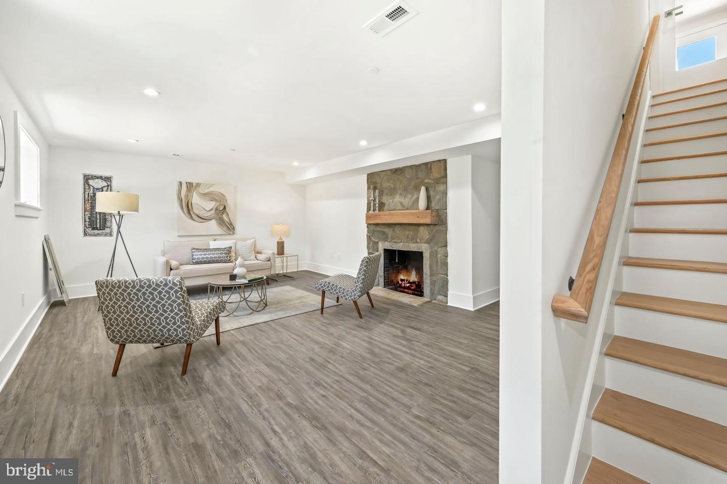 HIGH POINT - Residential