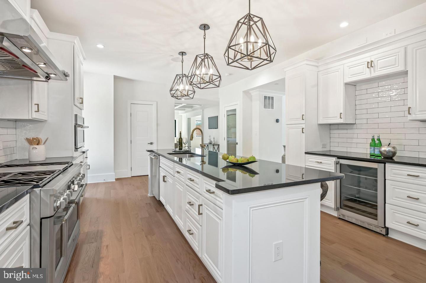 HIGH POINT - Residential