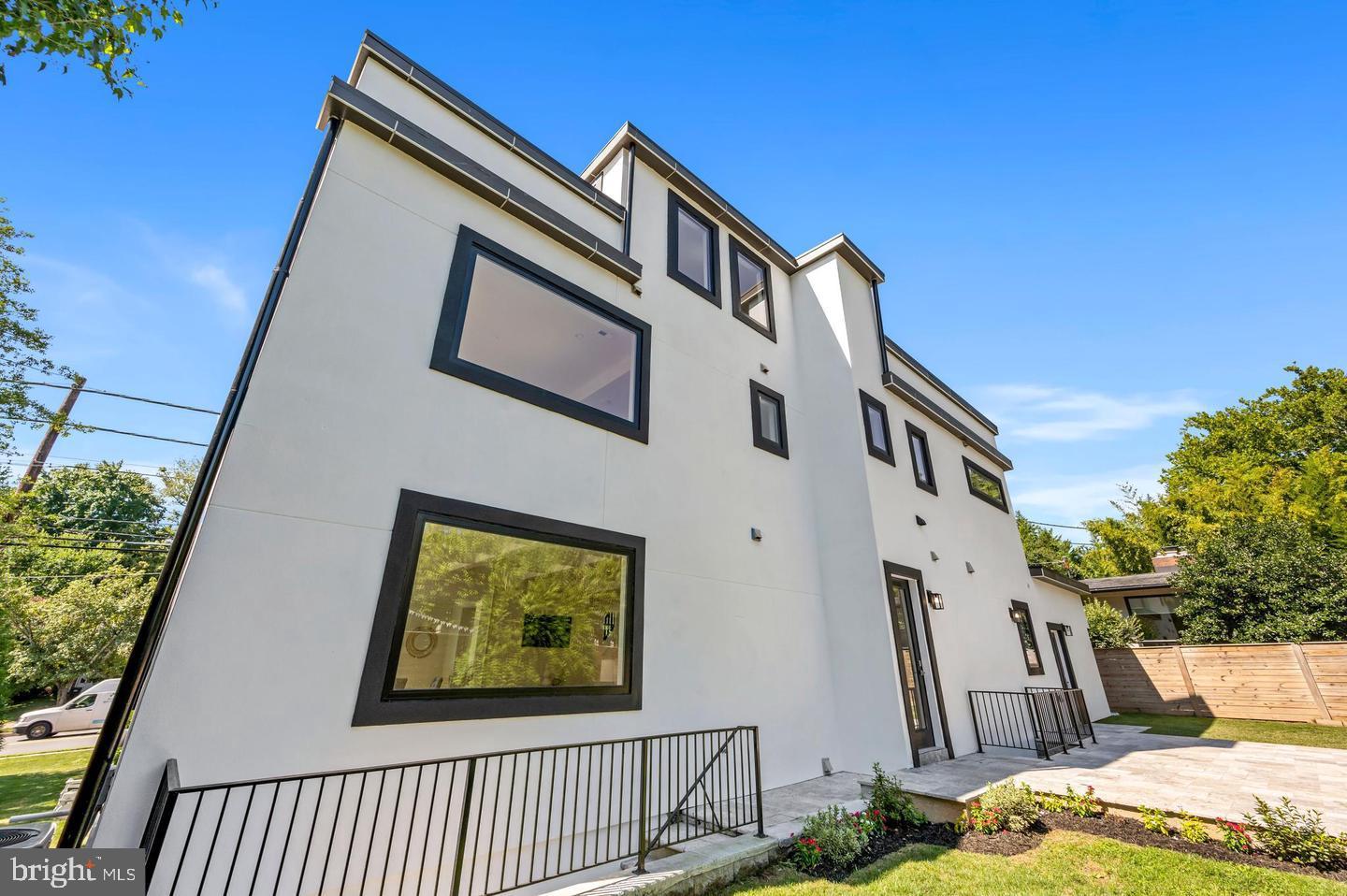 HIGH POINT - Residential