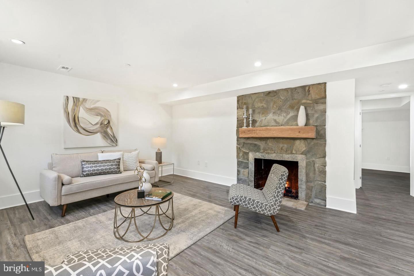 HIGH POINT - Residential