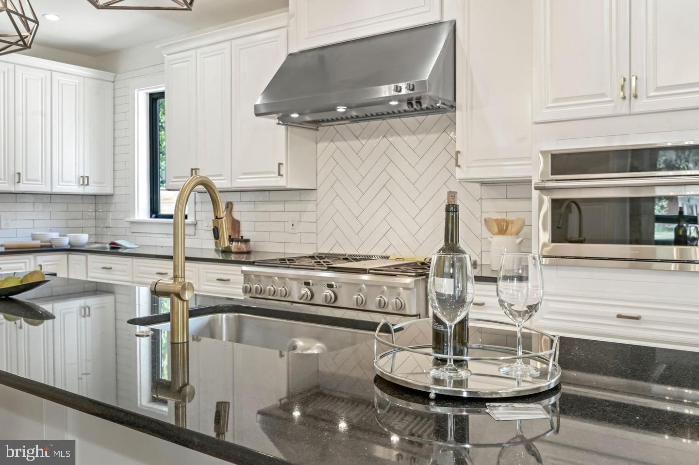 HIGH POINT - Residential