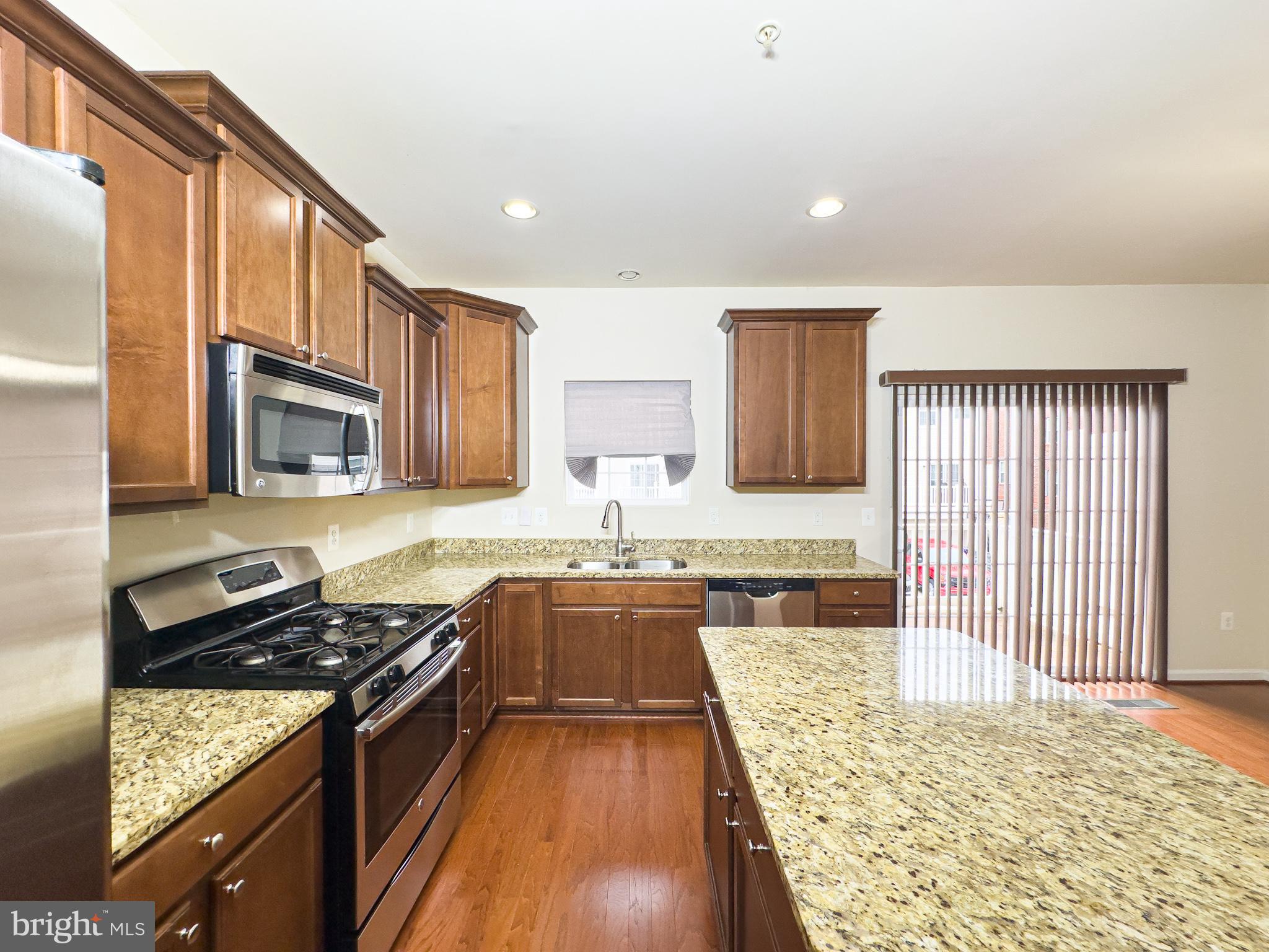 CHELSEA MANOR - Residential