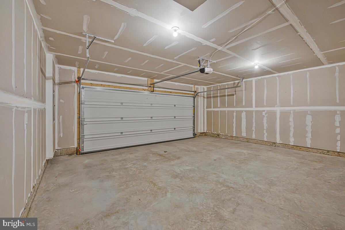 ANDERSON HEIGHTS - Residential Lease