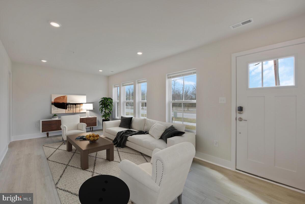 ANDERSON HEIGHTS - Residential Lease