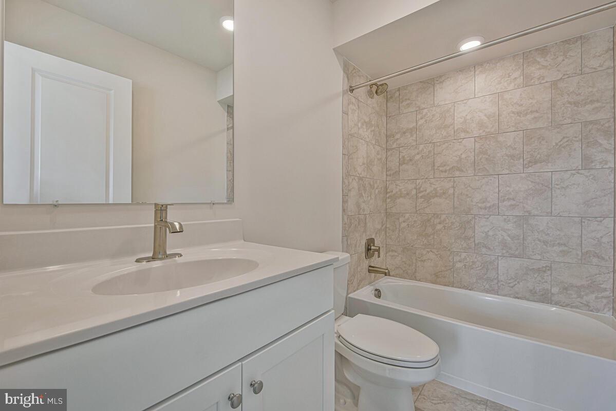 ANDERSON HEIGHTS - Residential Lease