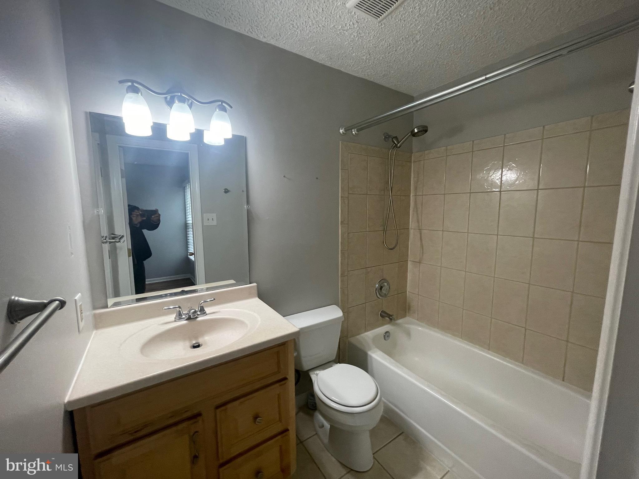 ROCKBURN COMMONS - Residential Lease