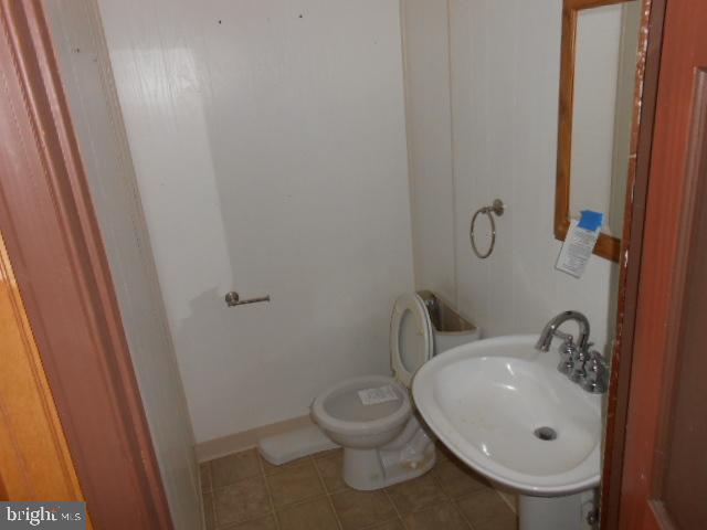 HALL ESTATES - Residential