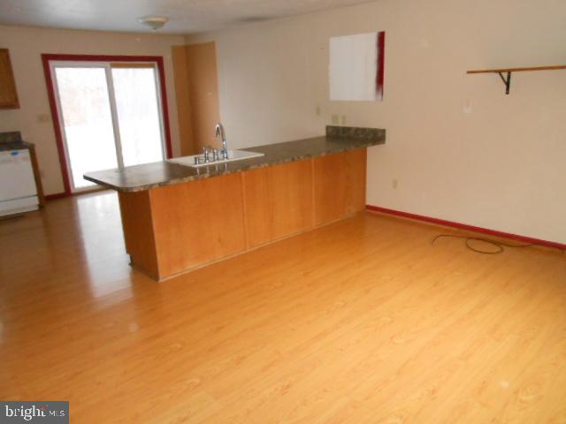 HALL ESTATES - Residential