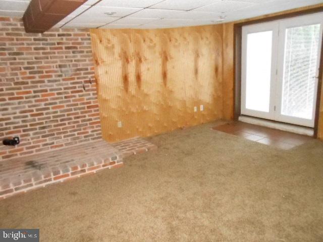 HALL ESTATES - Residential