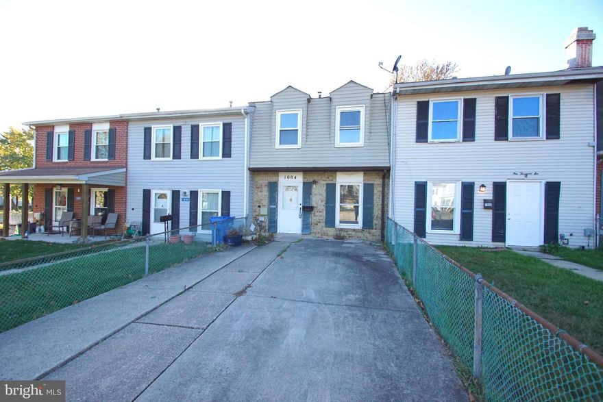 HIGHEST & BEST DEADLINE TUESDAY, NOV. 15 by 6:00 PM.  ESTATE SALE   3 BEDROOM, 1.5 BATH TOWNHOME, SPACIOUS LIVING ROOM, SEPARATE DINING ROOM, BRIGHT & SUNNY KITCHEN, HALF BATH ON MAIN LEVEL, LARGE UTILITY ROOM. FENCED REAR YARD WITH SHED, LARGE DRIVEWAY FOR PLENTY OF PARKING. PROPERTY SOLD IN AS-IS CONDITION.