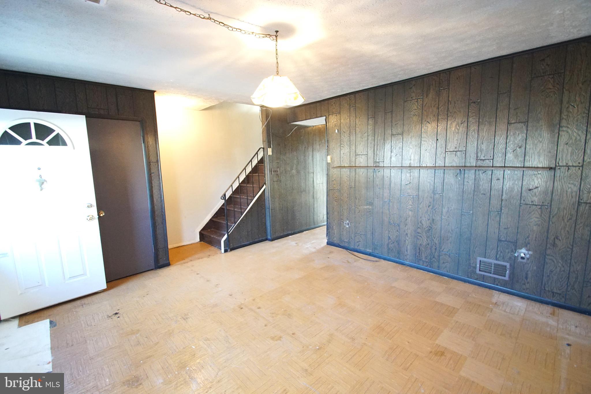 EDGEWATER VILLAGE - Residential