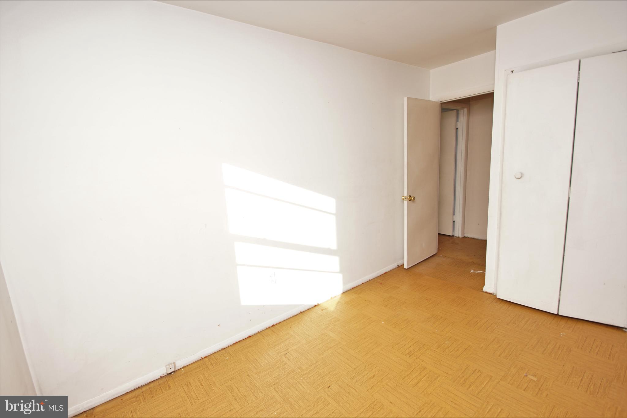 EDGEWATER VILLAGE - Residential