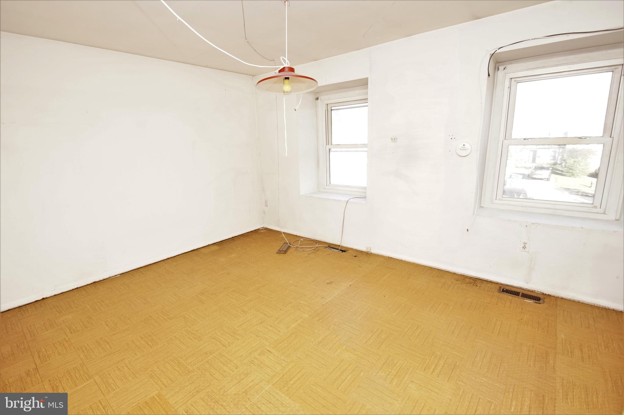 EDGEWATER VILLAGE - Residential