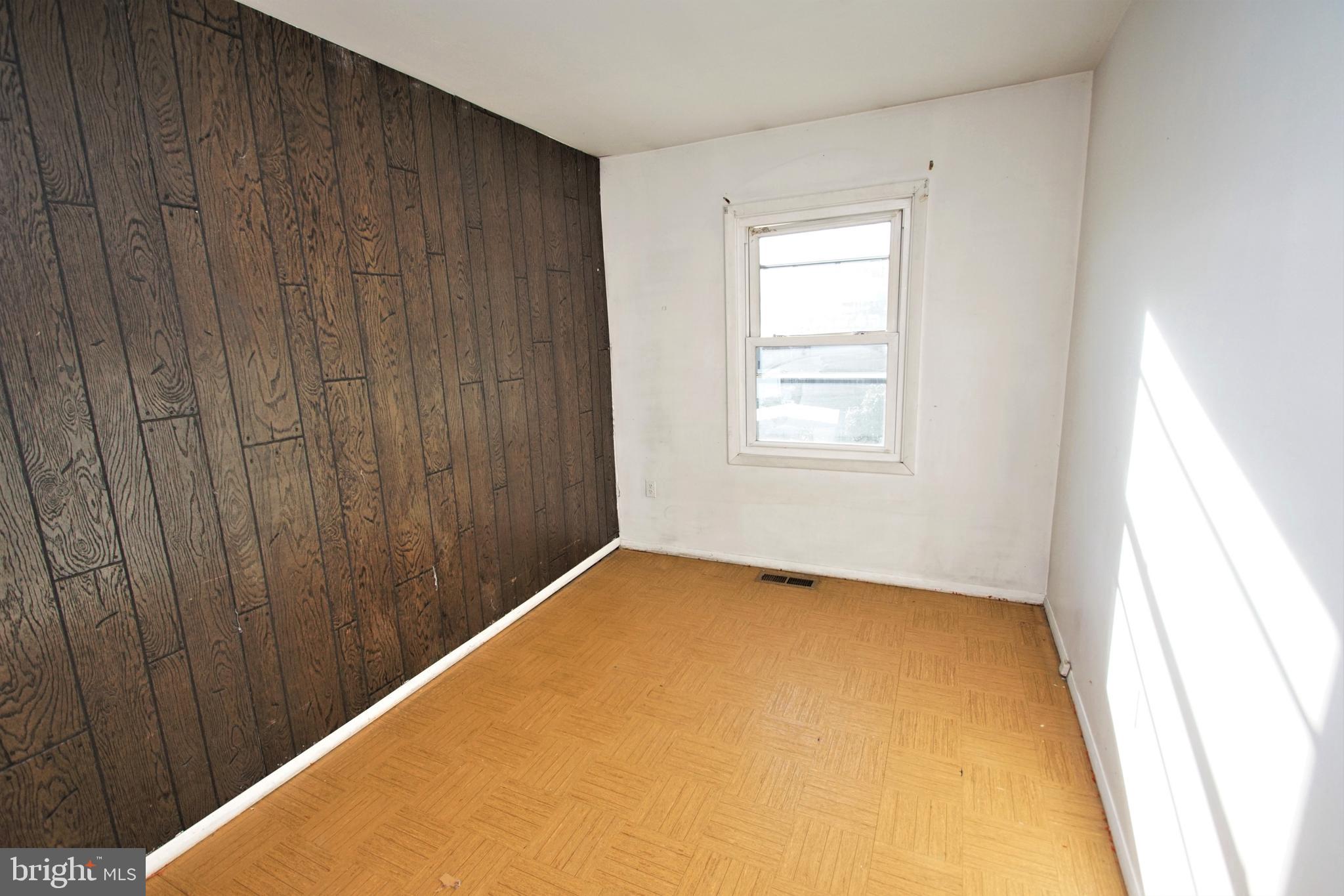 EDGEWATER VILLAGE - Residential