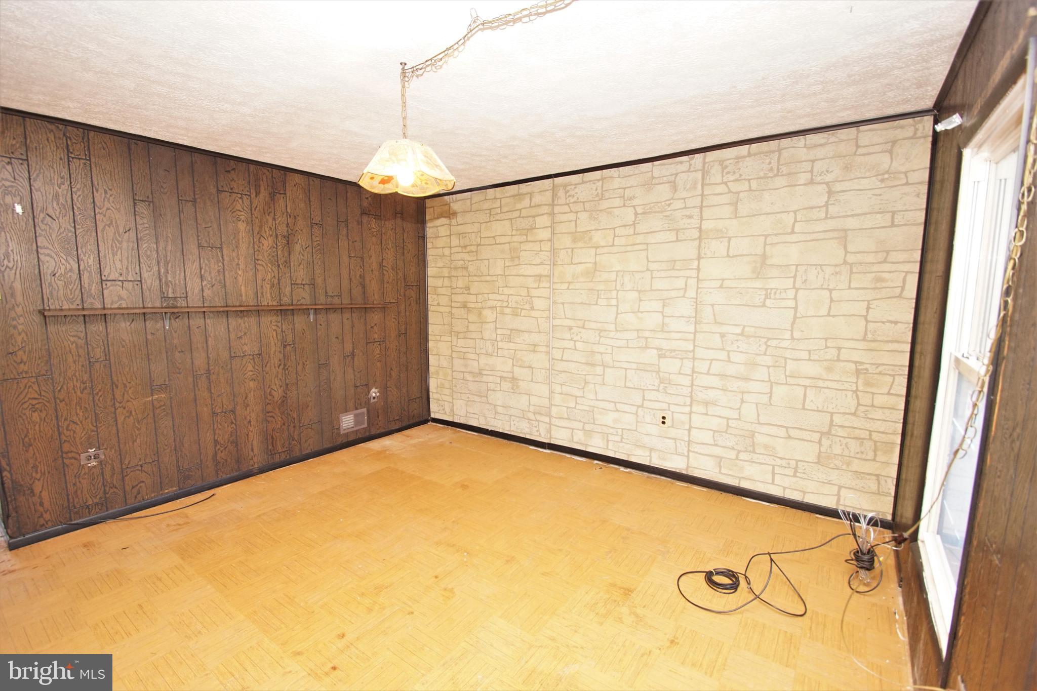 EDGEWATER VILLAGE - Residential