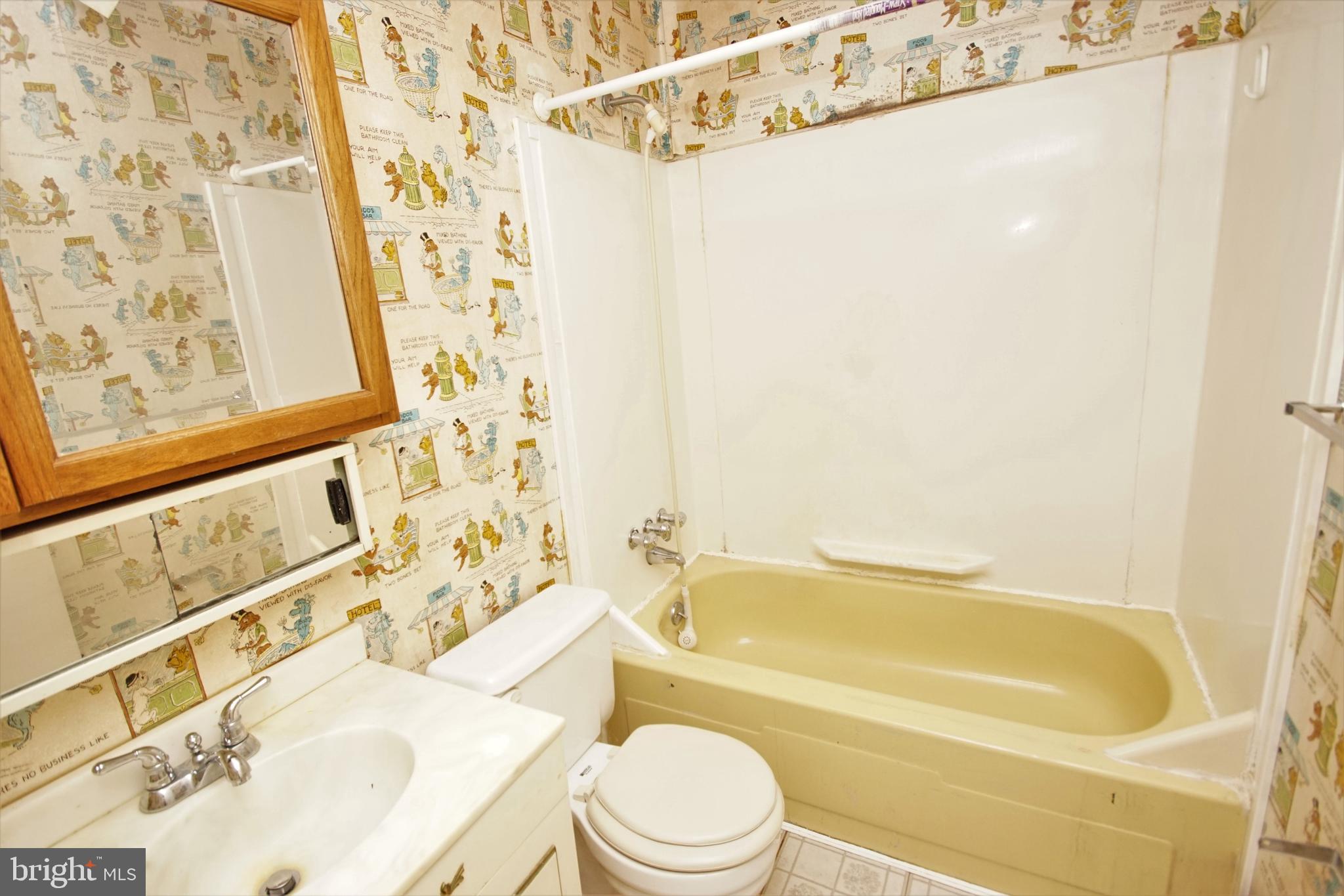 EDGEWATER VILLAGE - Residential