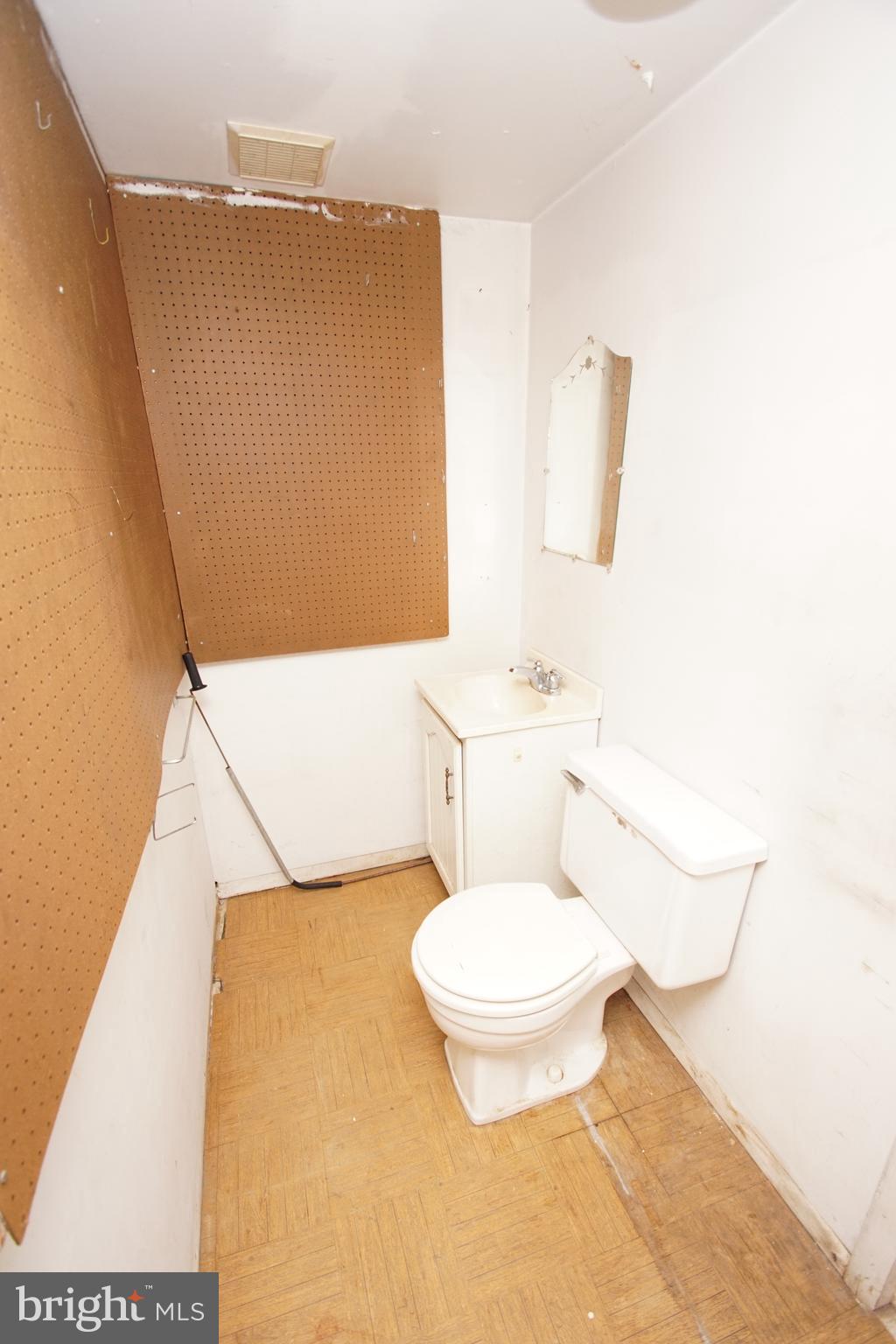 EDGEWATER VILLAGE - Residential