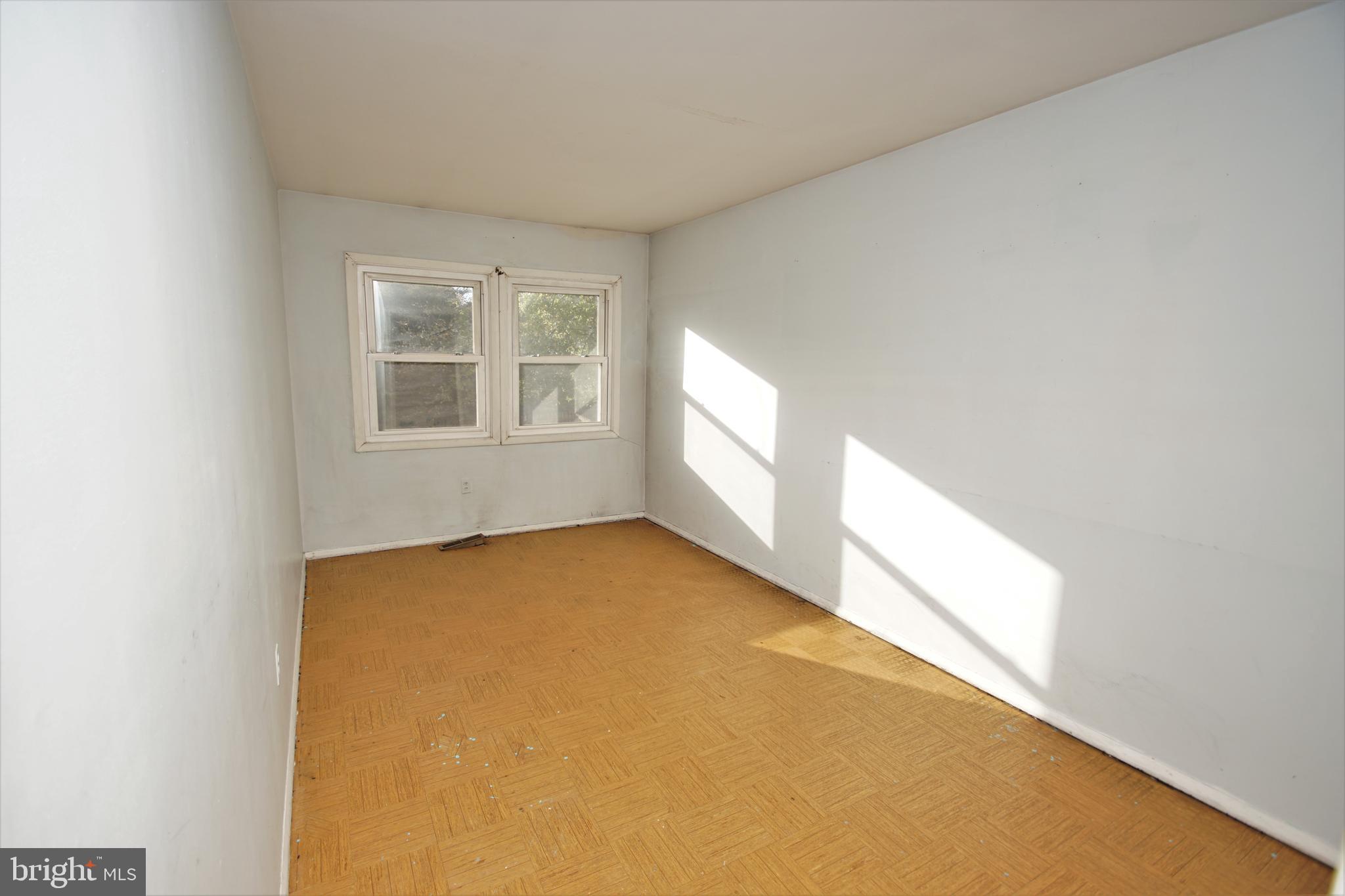 EDGEWATER VILLAGE - Residential