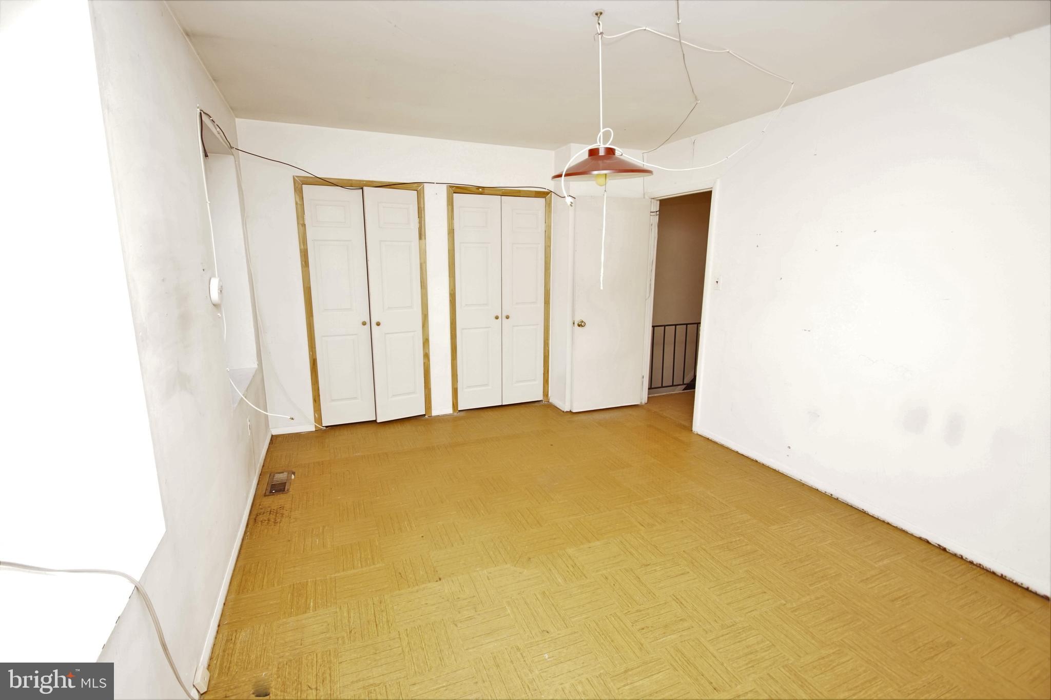 EDGEWATER VILLAGE - Residential