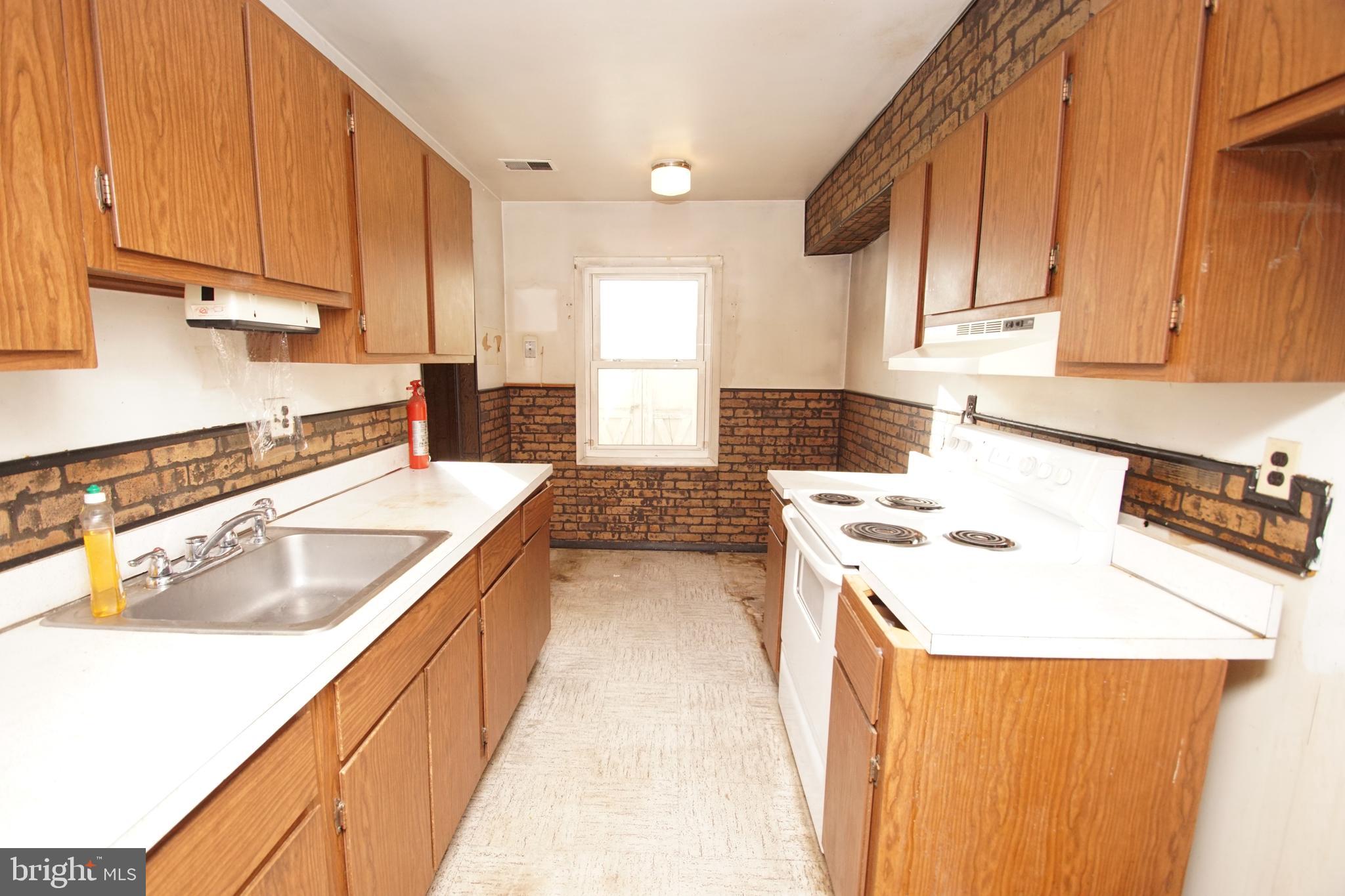 EDGEWATER VILLAGE - Residential