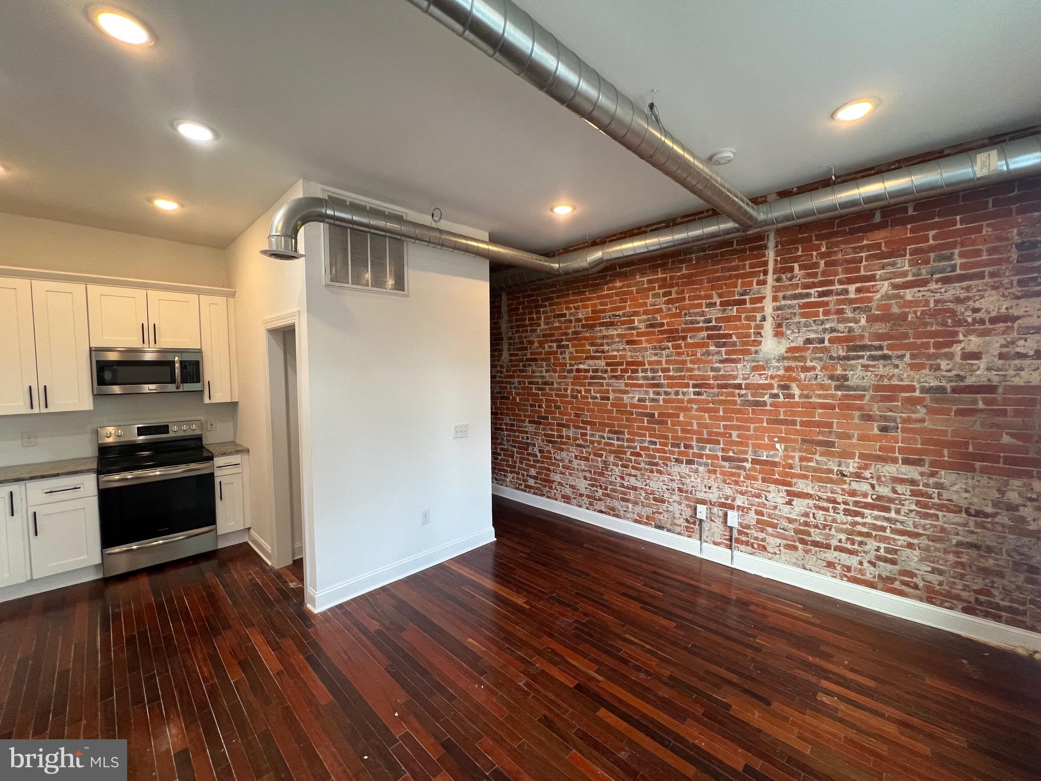 STRAWBERRY MANSION - Residential Lease