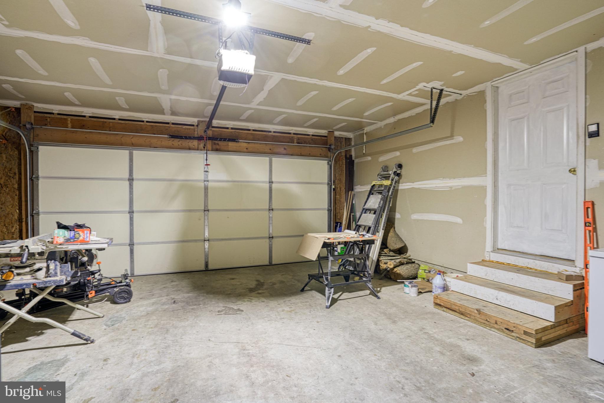 COVENTRY FARMS - Residential