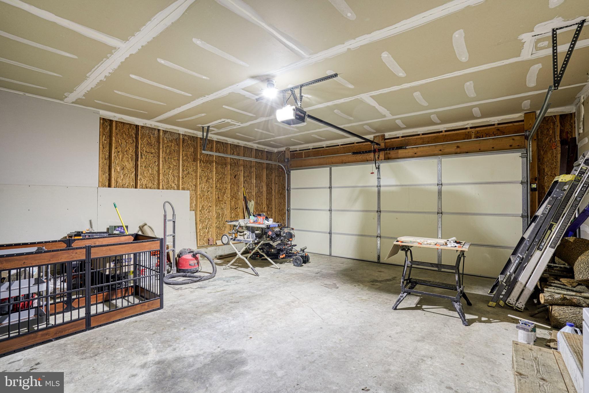 COVENTRY FARMS - Residential