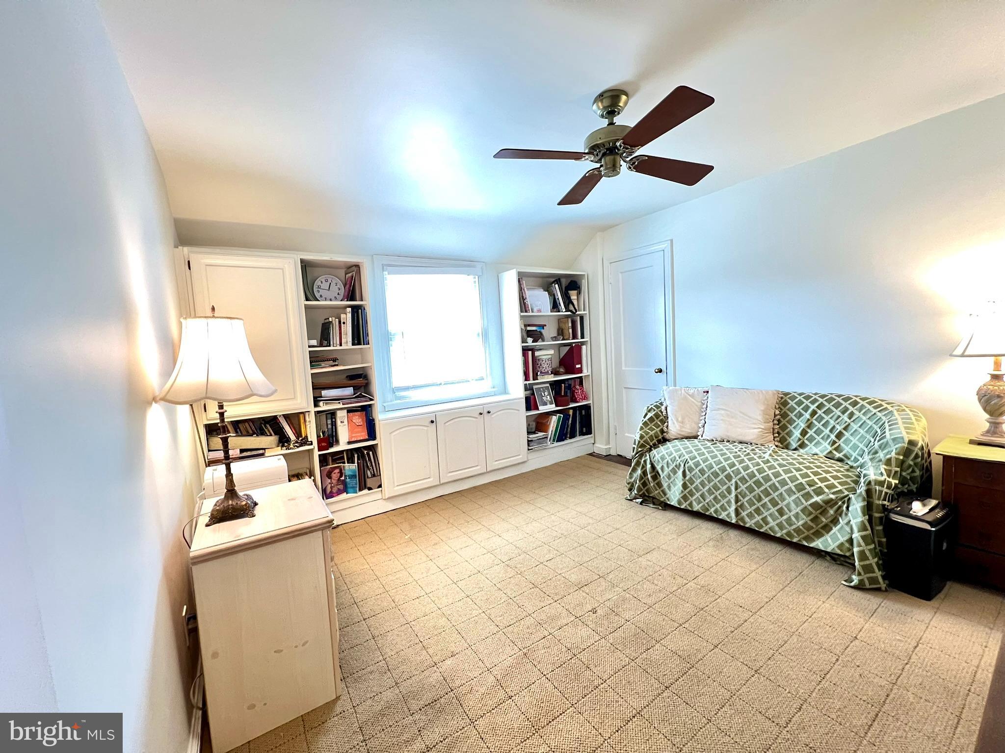 LAFAYETTE HILL - Residential