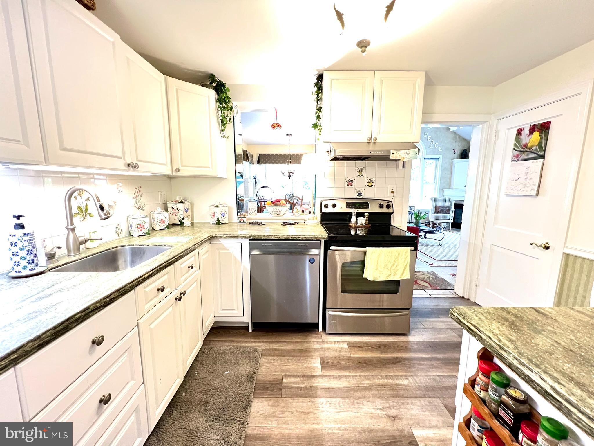 LAFAYETTE HILL - Residential