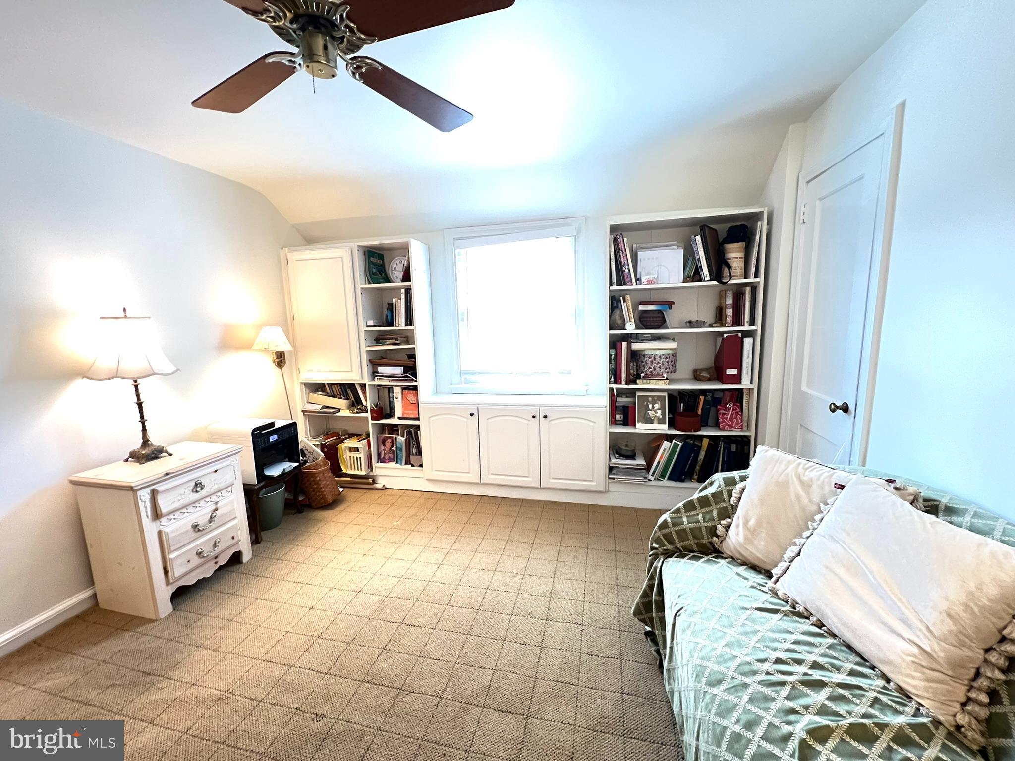 LAFAYETTE HILL - Residential