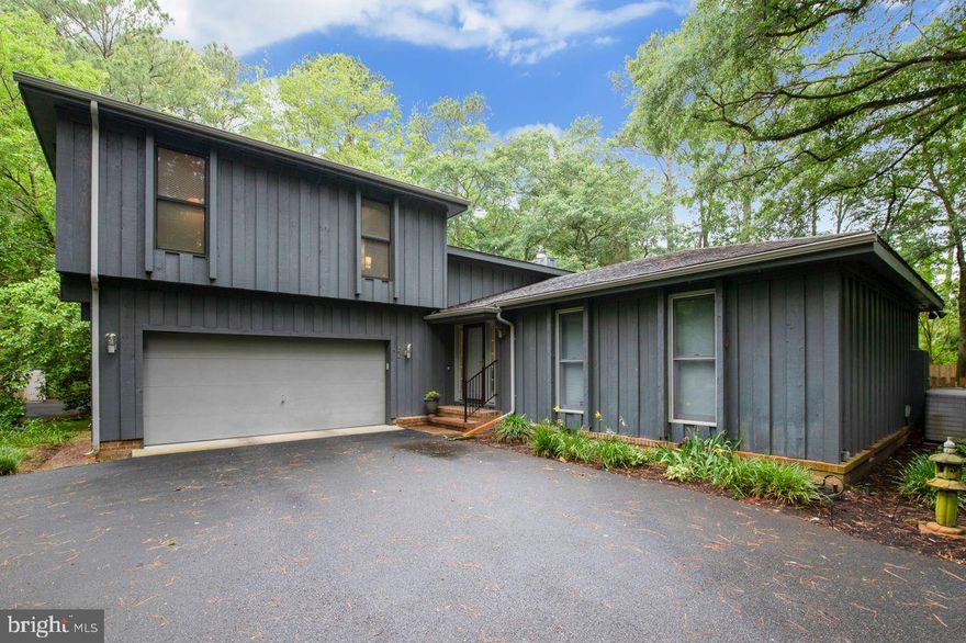 Located in the Quiet Well Established Timberlake Neighborhood, this 2700 SF  4 Bedroom 3.5 Bathroom  home  has plenty of room for a  growing family! Featuring  Two Master Suites,  a large Family Room , and  an additional living space  everyone can  spread out.  The Outdoor space features a large fenced in back yard, a Spacious Screen room and a nice Patio Area for entertaining. The attached garage gives additional storage for your use.  As an added bonus the property comes with two added parcels Tax ID # 16-027707 and 16-023574 to enhance your privacy .  This property needs to be seen to truly be appreciated! Schedule your showing today!