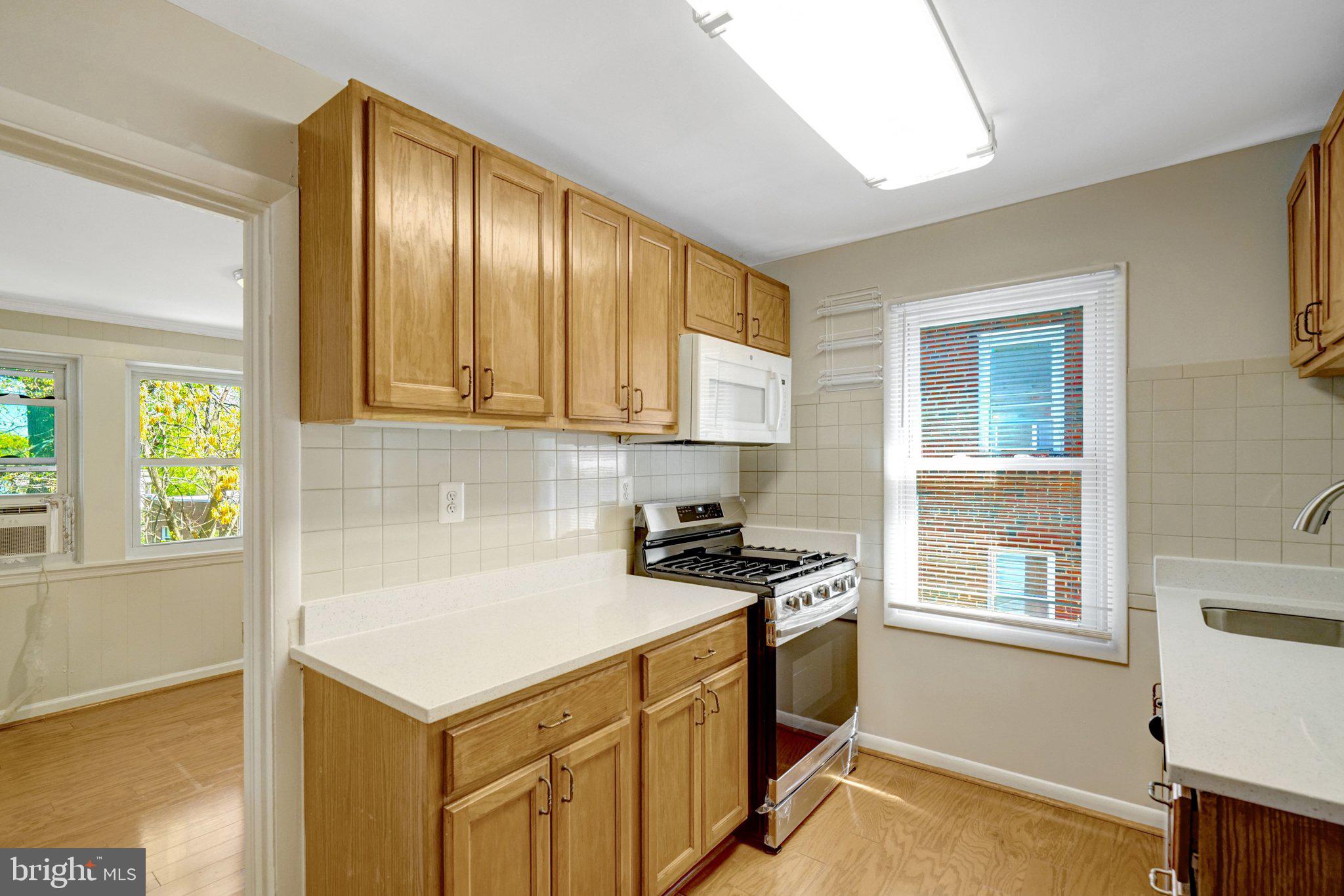 1553 19TH STREET N 2