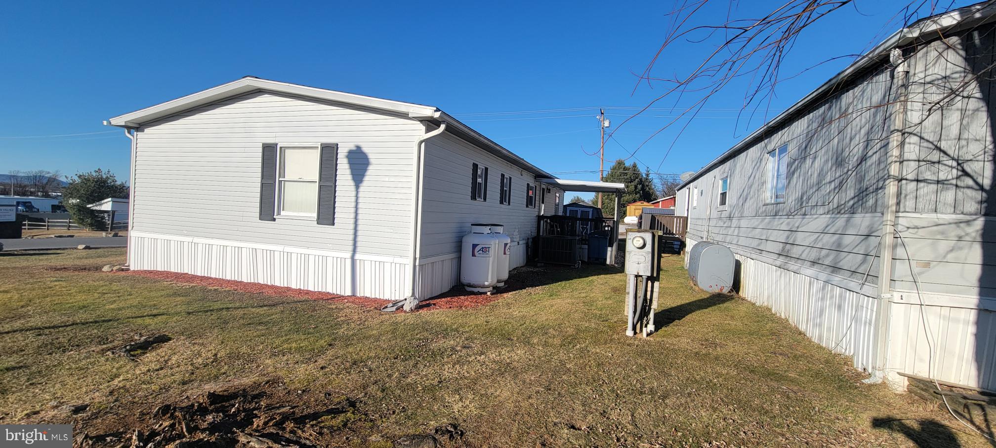 LAKESIDE VILLAGE - Residential