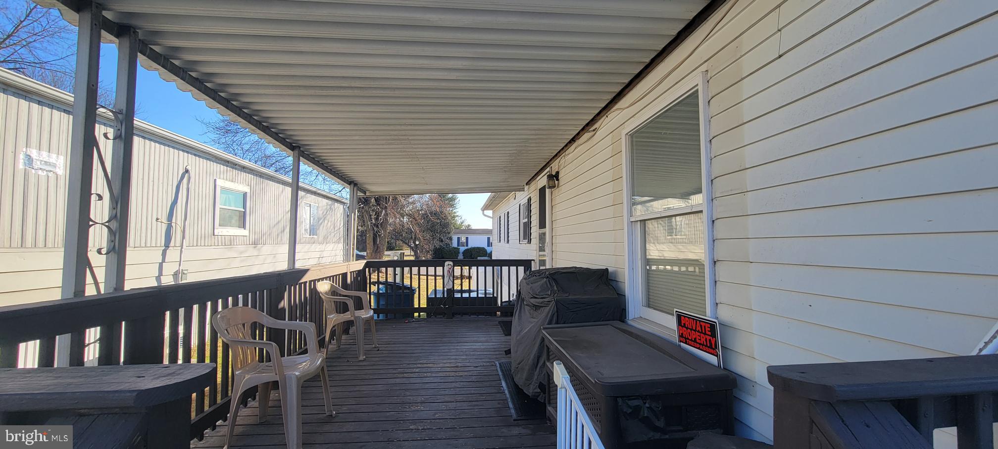 LAKESIDE VILLAGE - Residential