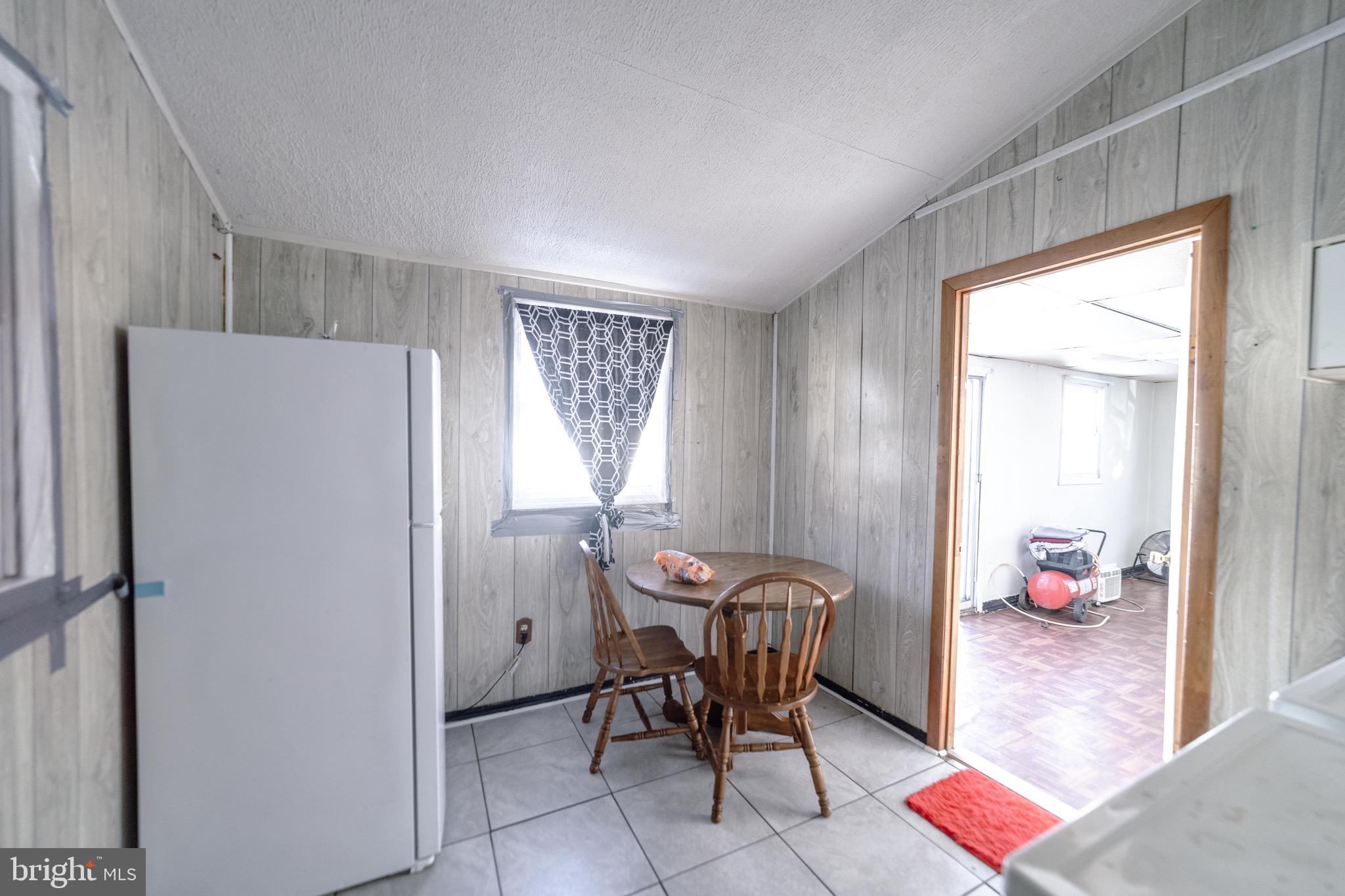 CATONSVILLE MANOR - Residential