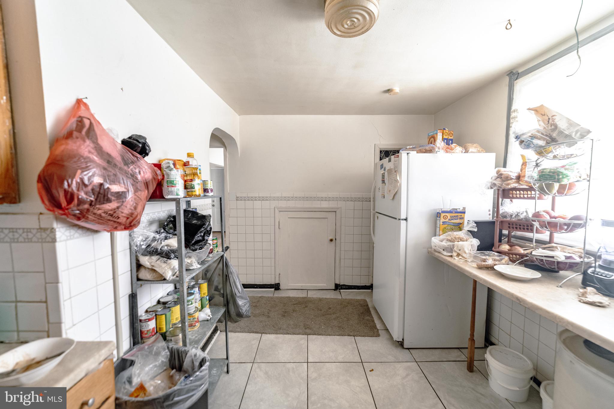 CATONSVILLE MANOR - Residential