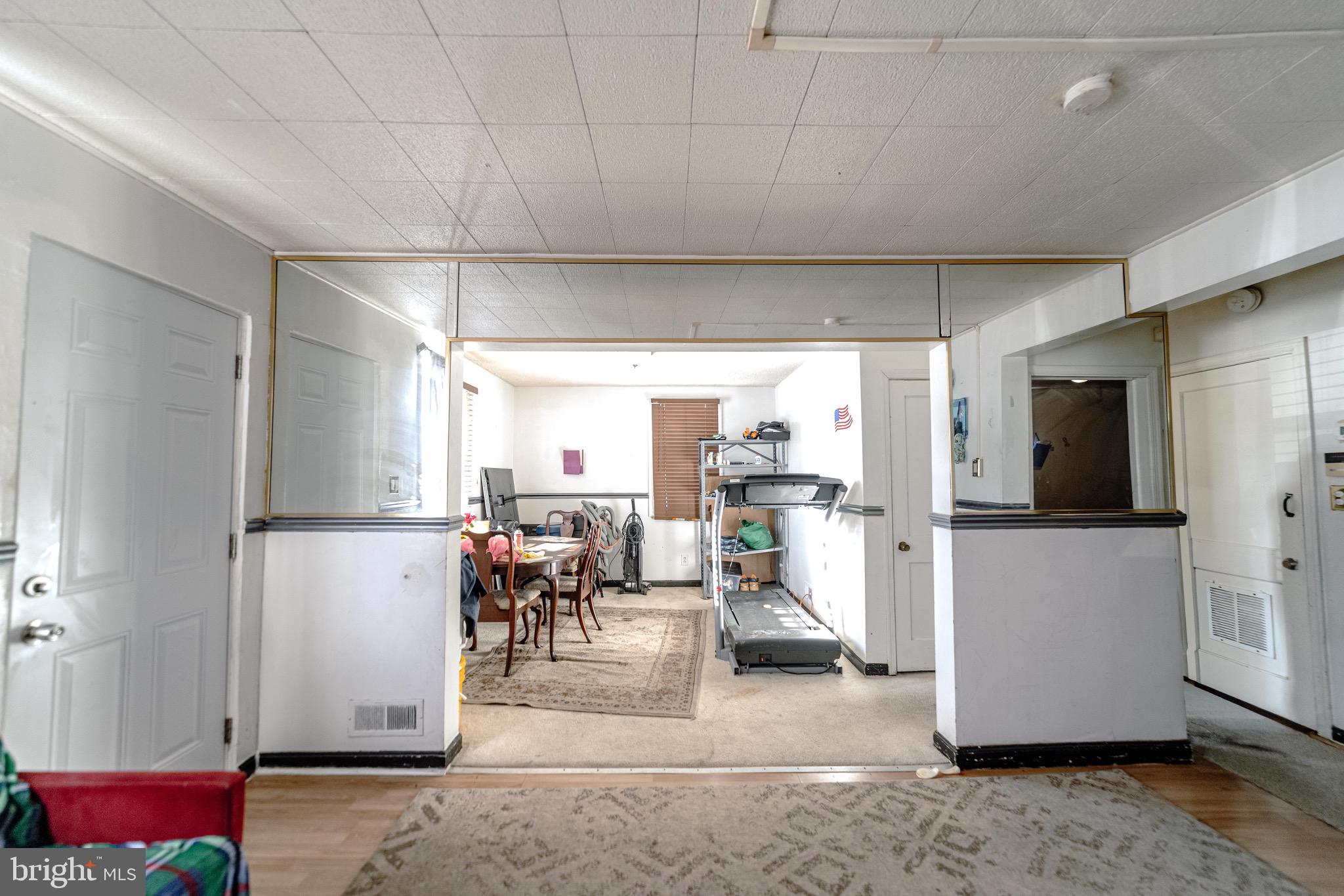 CATONSVILLE MANOR - Residential