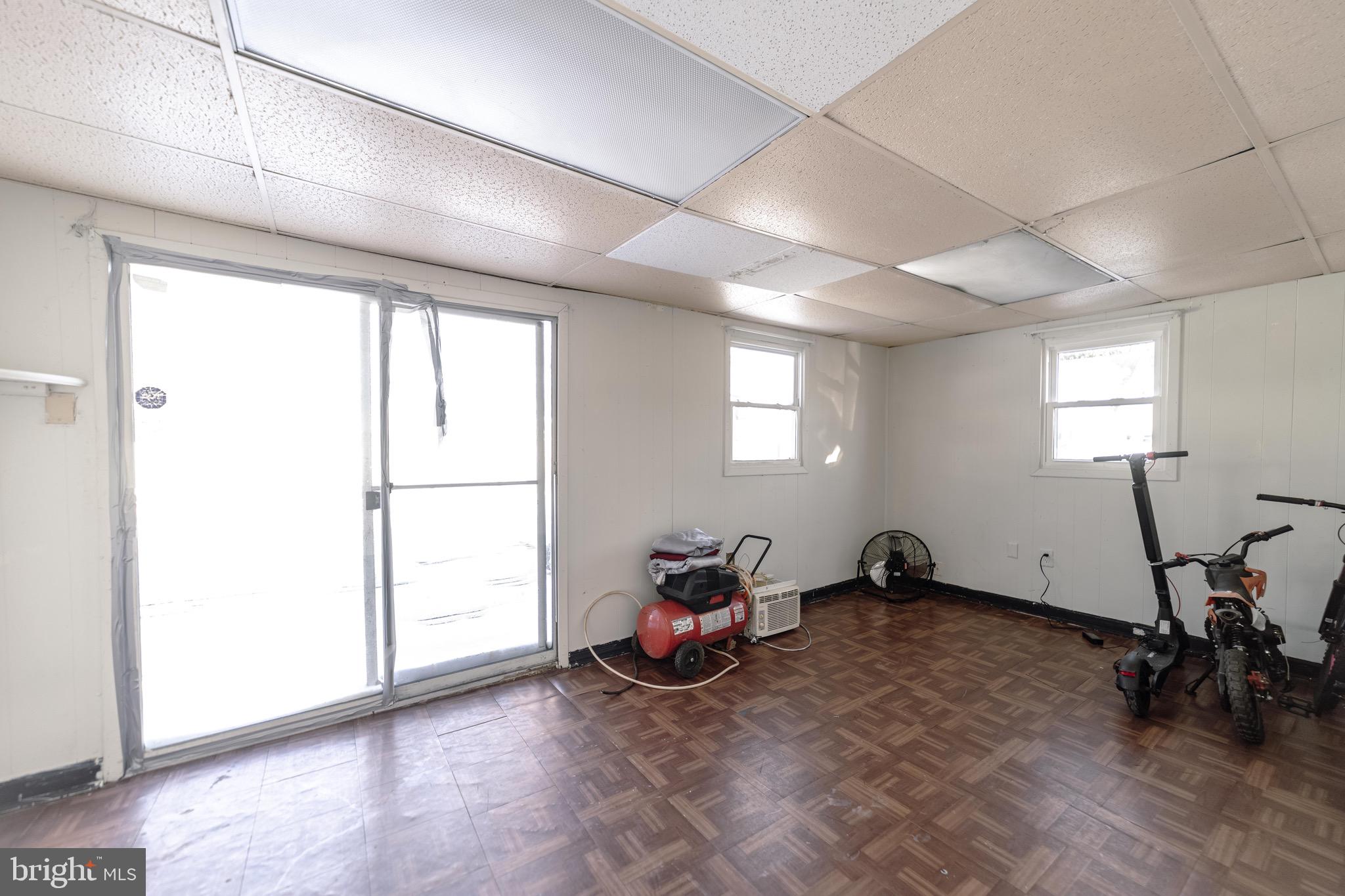 CATONSVILLE MANOR - Residential