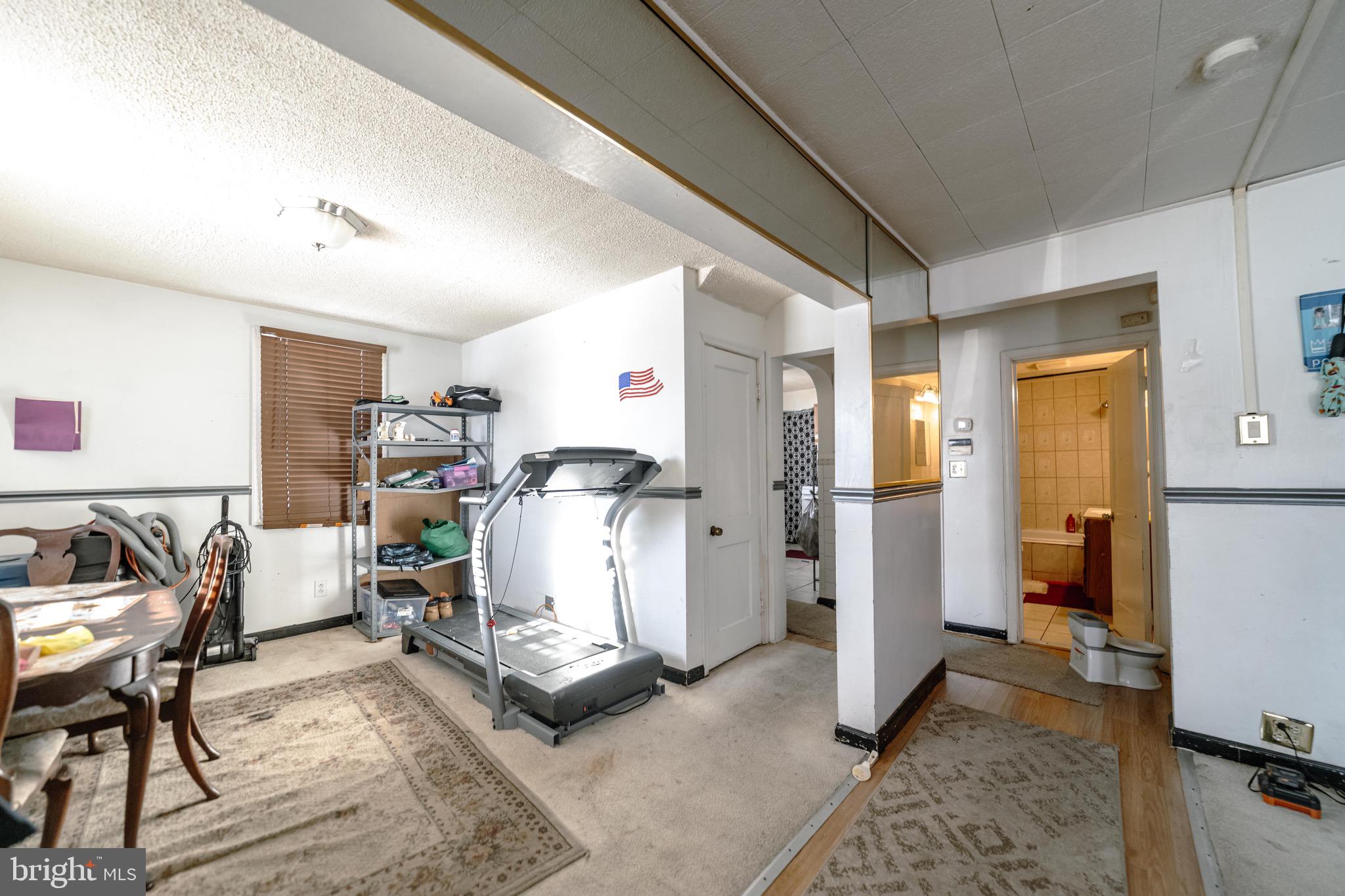 CATONSVILLE MANOR - Residential