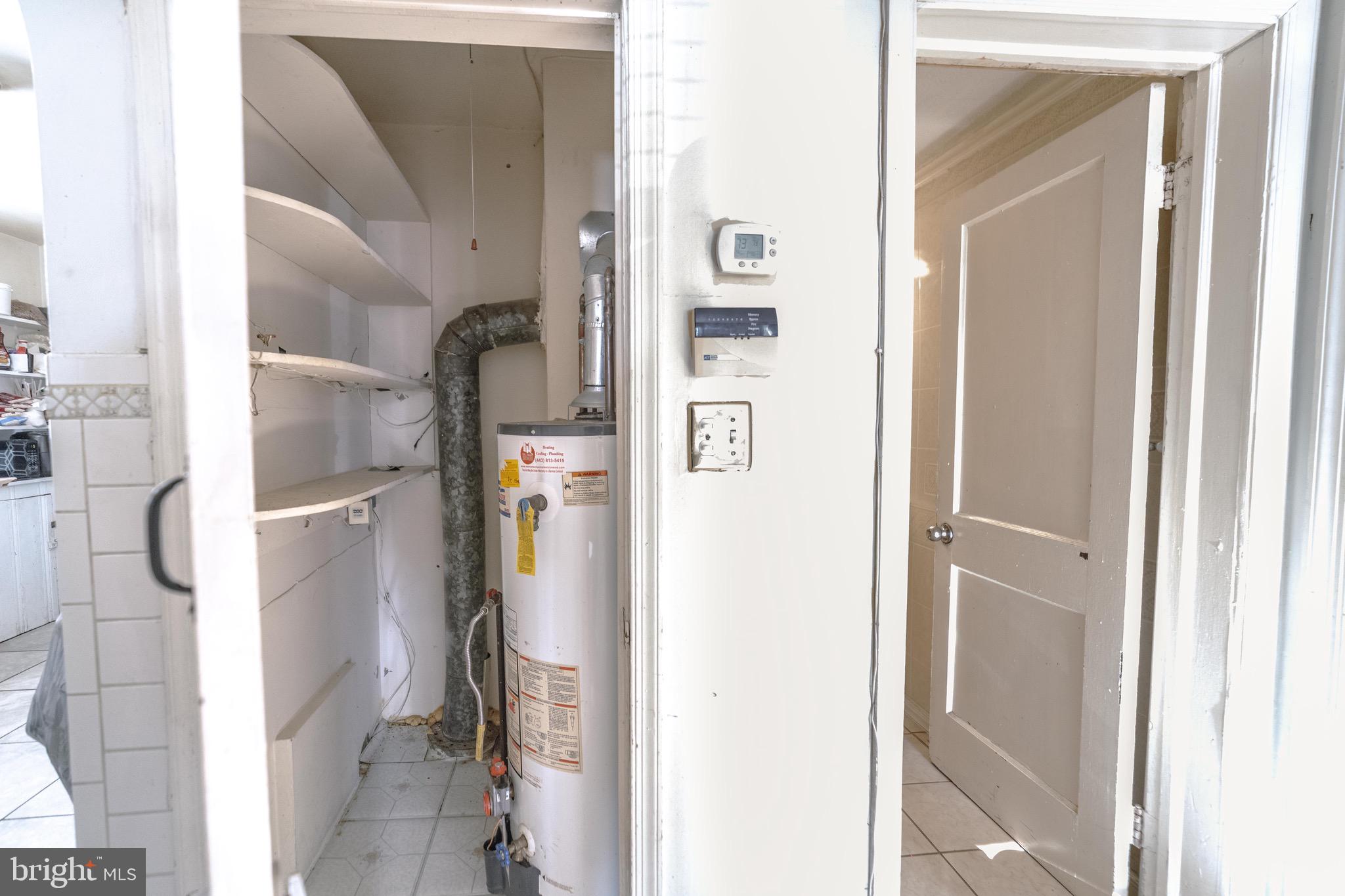 CATONSVILLE MANOR - Residential