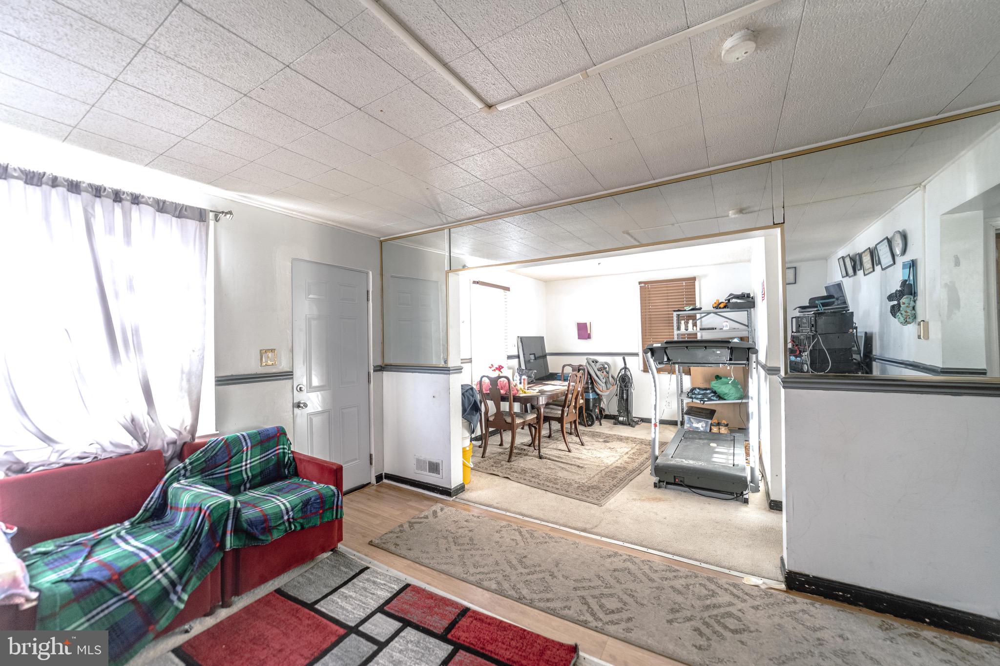 CATONSVILLE MANOR - Residential